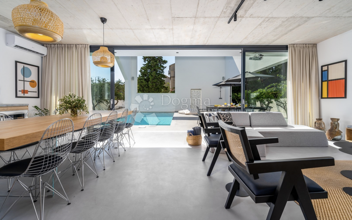 Hiša Supetar, 240m2