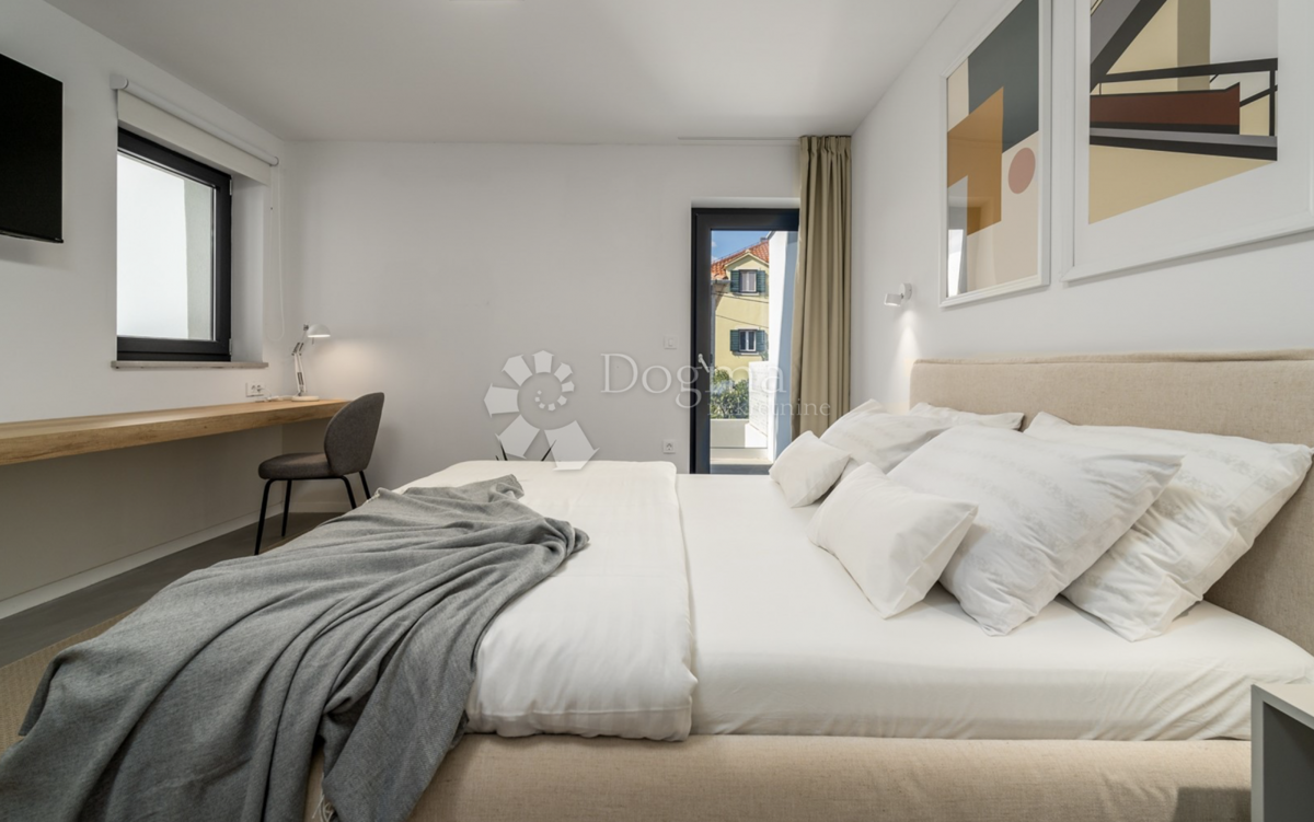 Hiša Supetar, 240m2