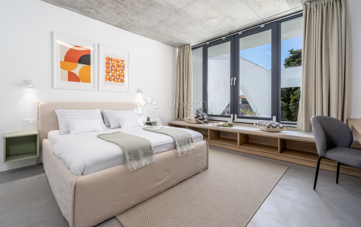 Hiša Supetar, 240m2