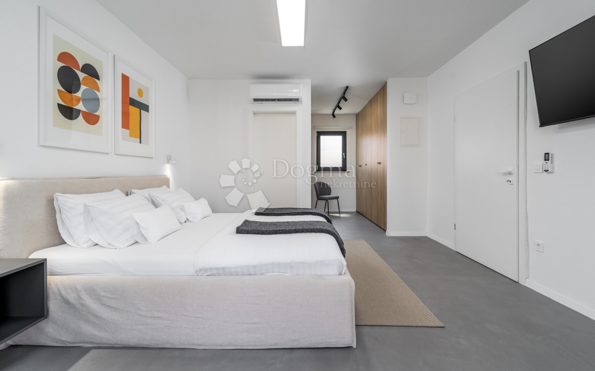 Hiša Supetar, 240m2