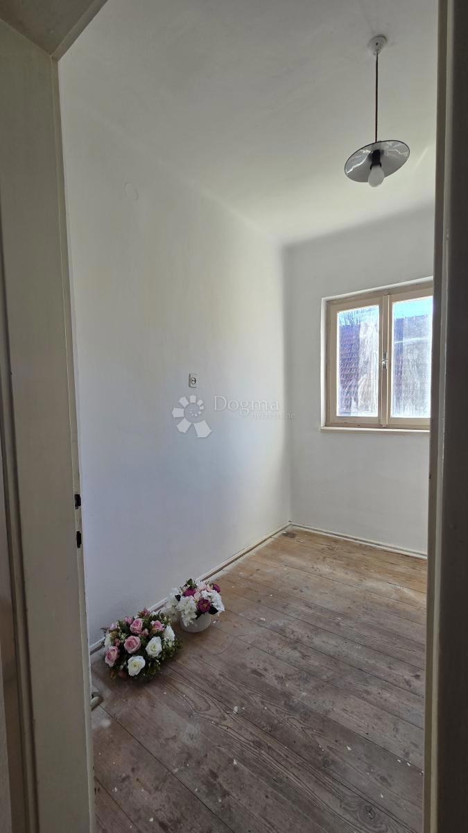 Hiša Vrbovsko, 200m2