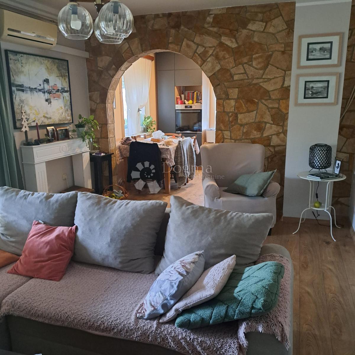 Hiša Tenja, Osijek - Okolica, 162m2