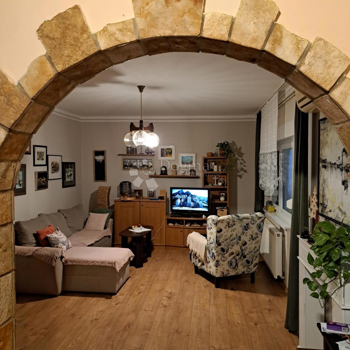 Hiša Tenja, Osijek - Okolica, 162m2