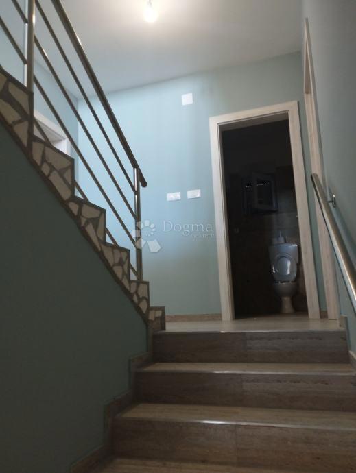 Hiša Donje Biljane, Benkovac, 350m2