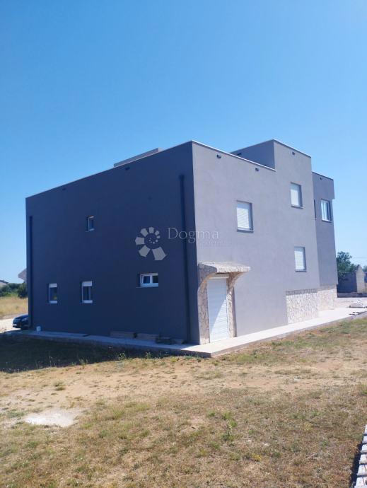 Hiša Donje Biljane, Benkovac, 350m2