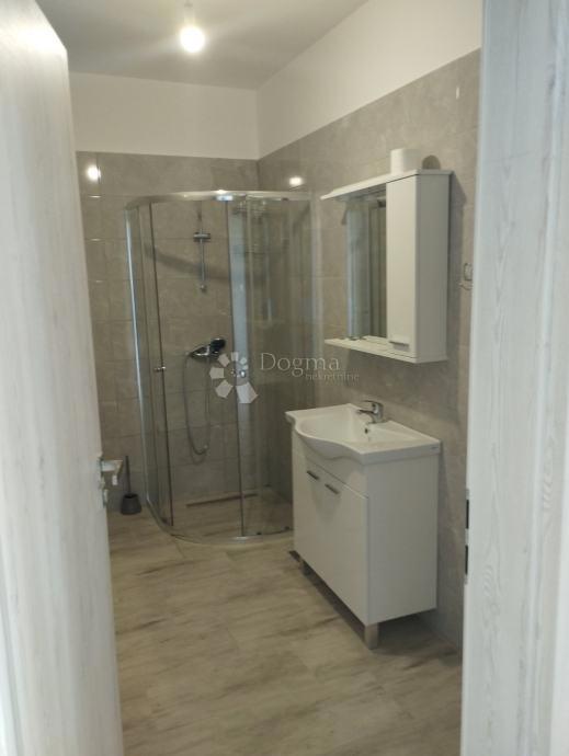 Hiša Donje Biljane, Benkovac, 350m2