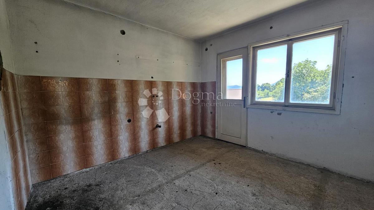 Hiša Vrbovsko, 180m2