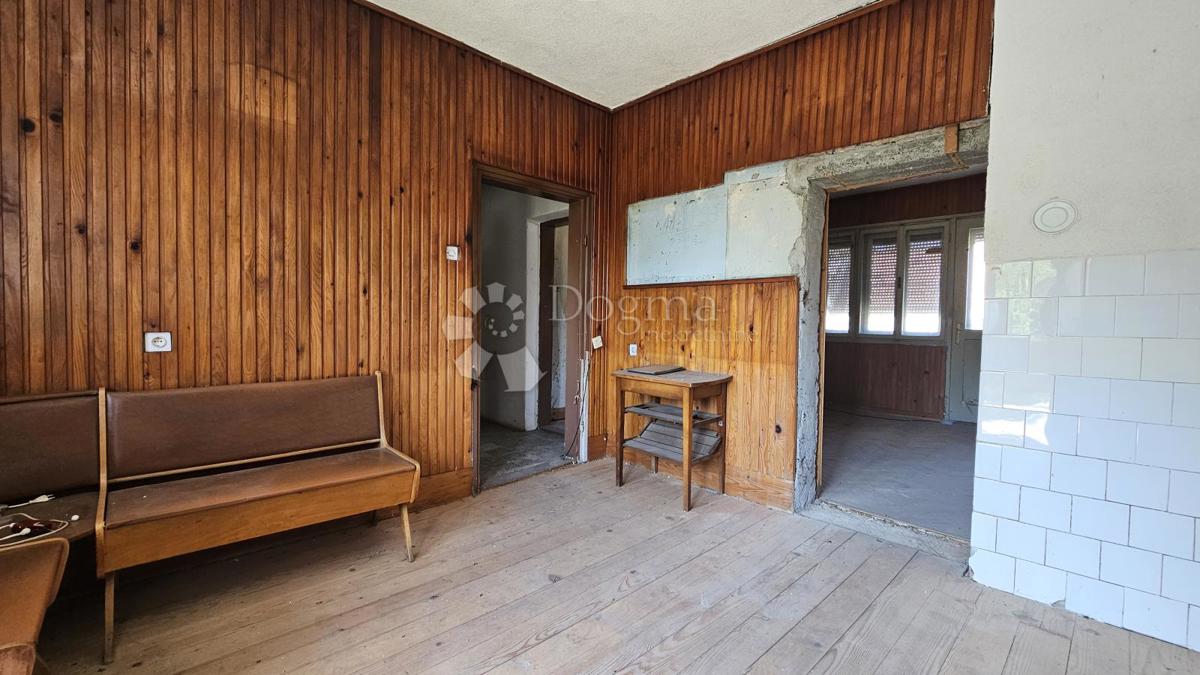 Hiša Vrbovsko, 180m2