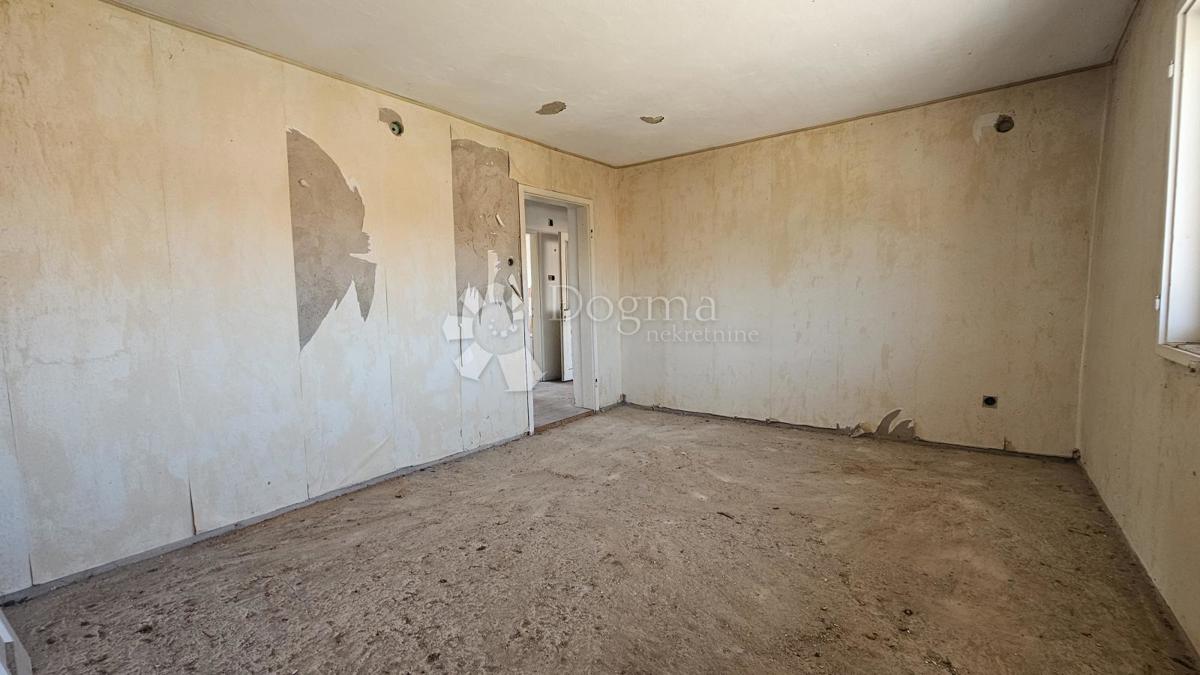 Hiša Vrbovsko, 180m2