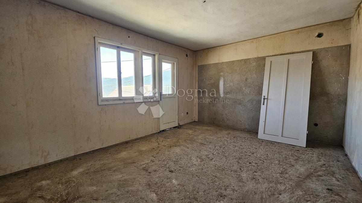 Hiša Vrbovsko, 180m2