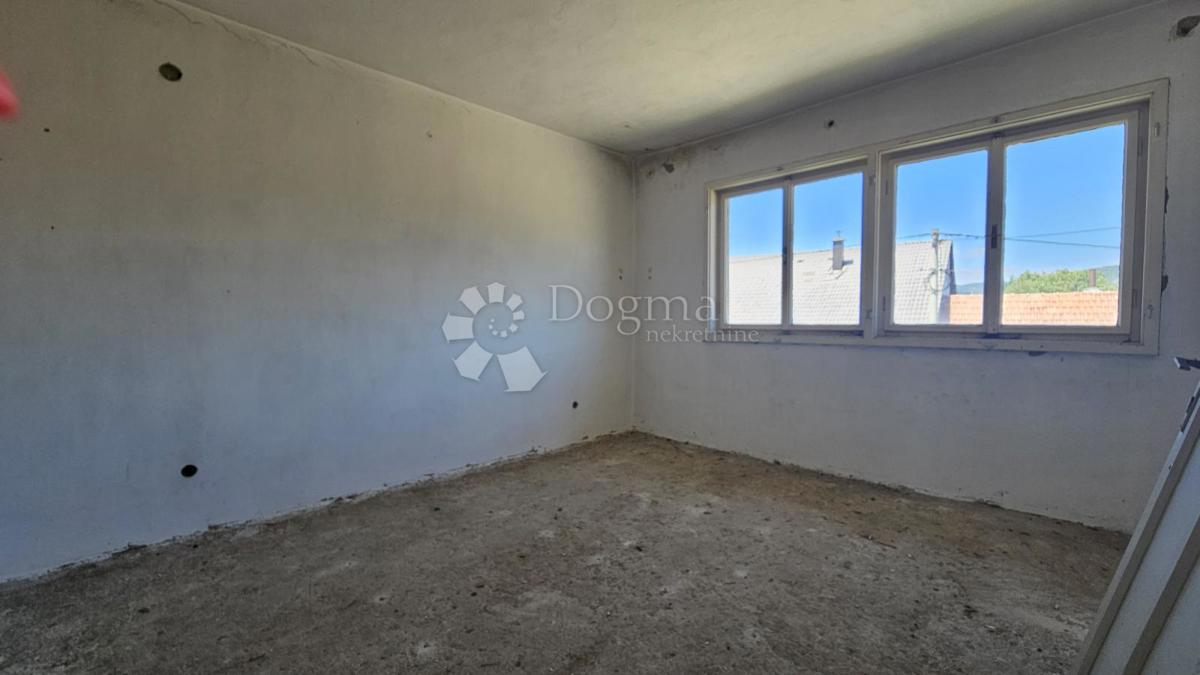 Hiša Vrbovsko, 180m2