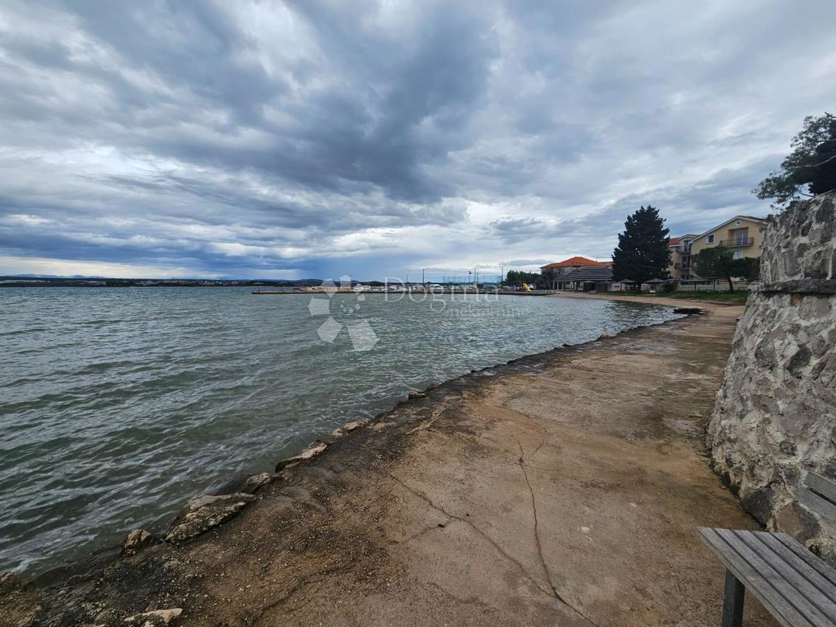 Gradbeno zemljišče Pašman 150m od morja