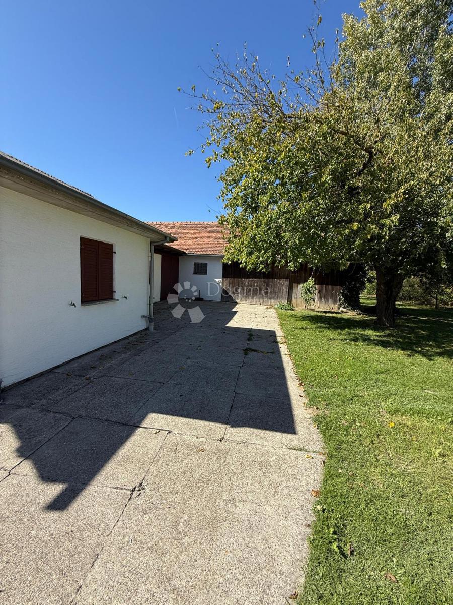 Hiša Lonjica, Vrbovec, 277m2