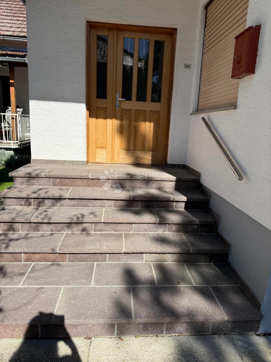 Hiša Lonjica, Vrbovec, 277m2