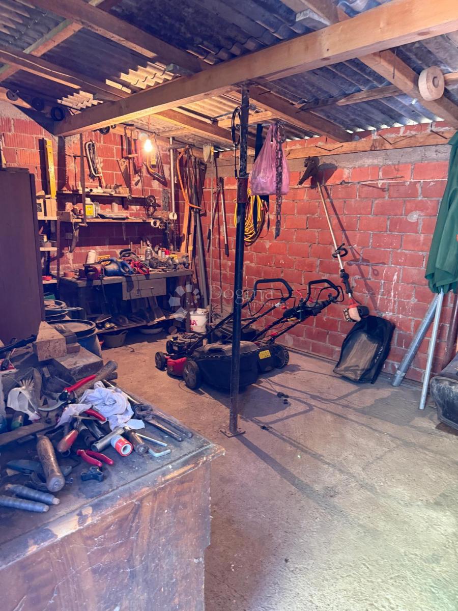 Hiša Lonjica, Vrbovec, 277m2