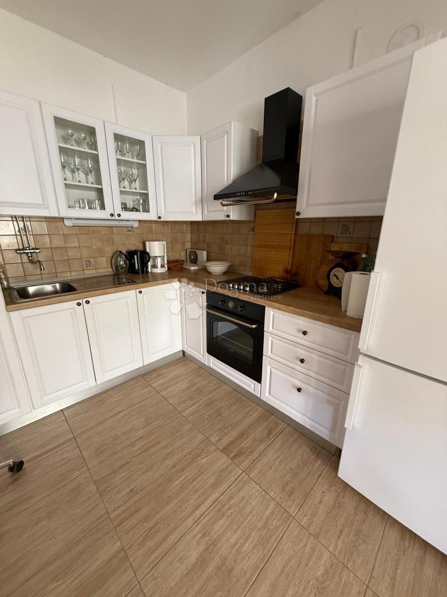 Hiša Lonjica, Vrbovec, 277m2