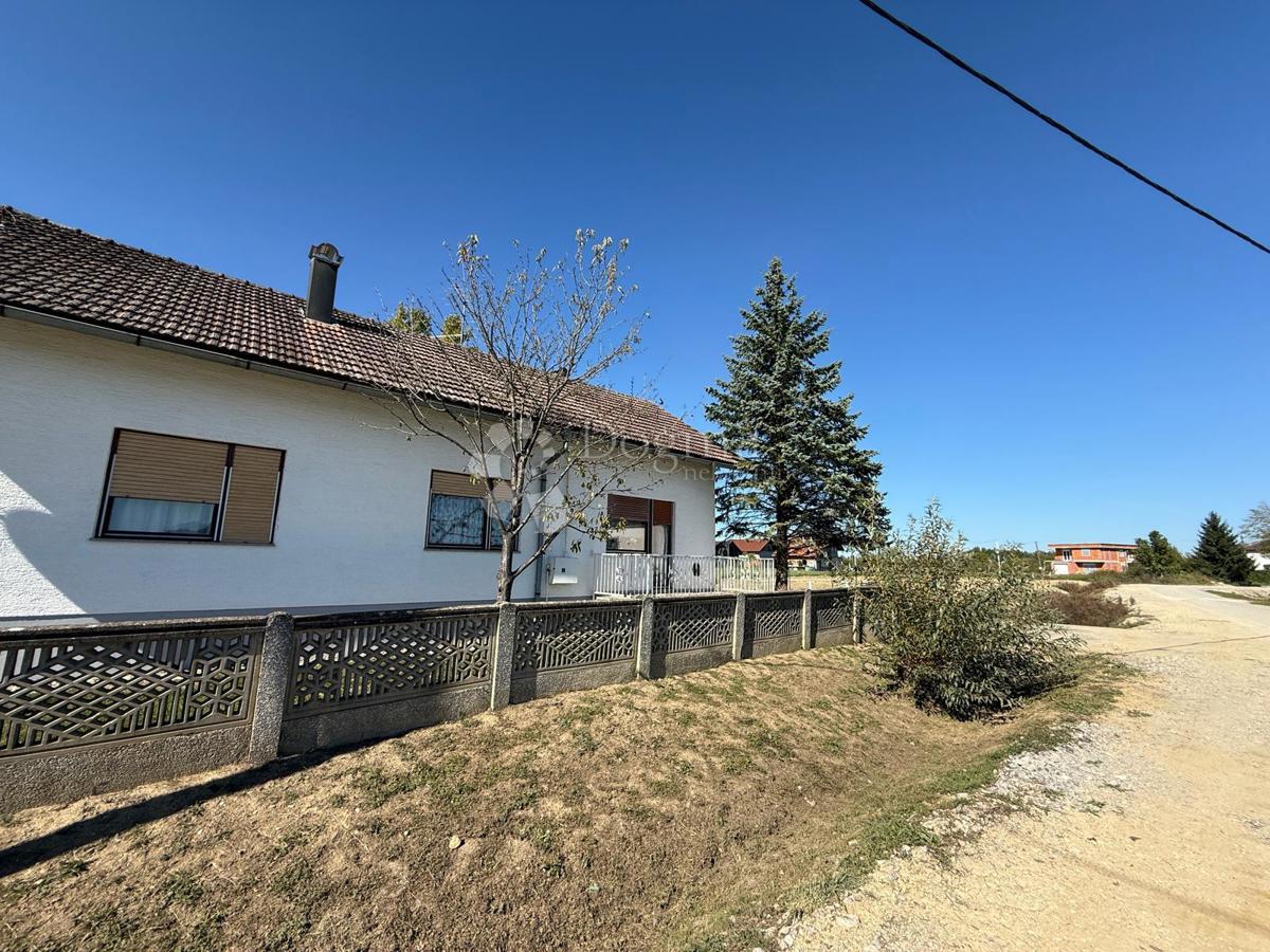 Hiša Lonjica, Vrbovec, 277m2