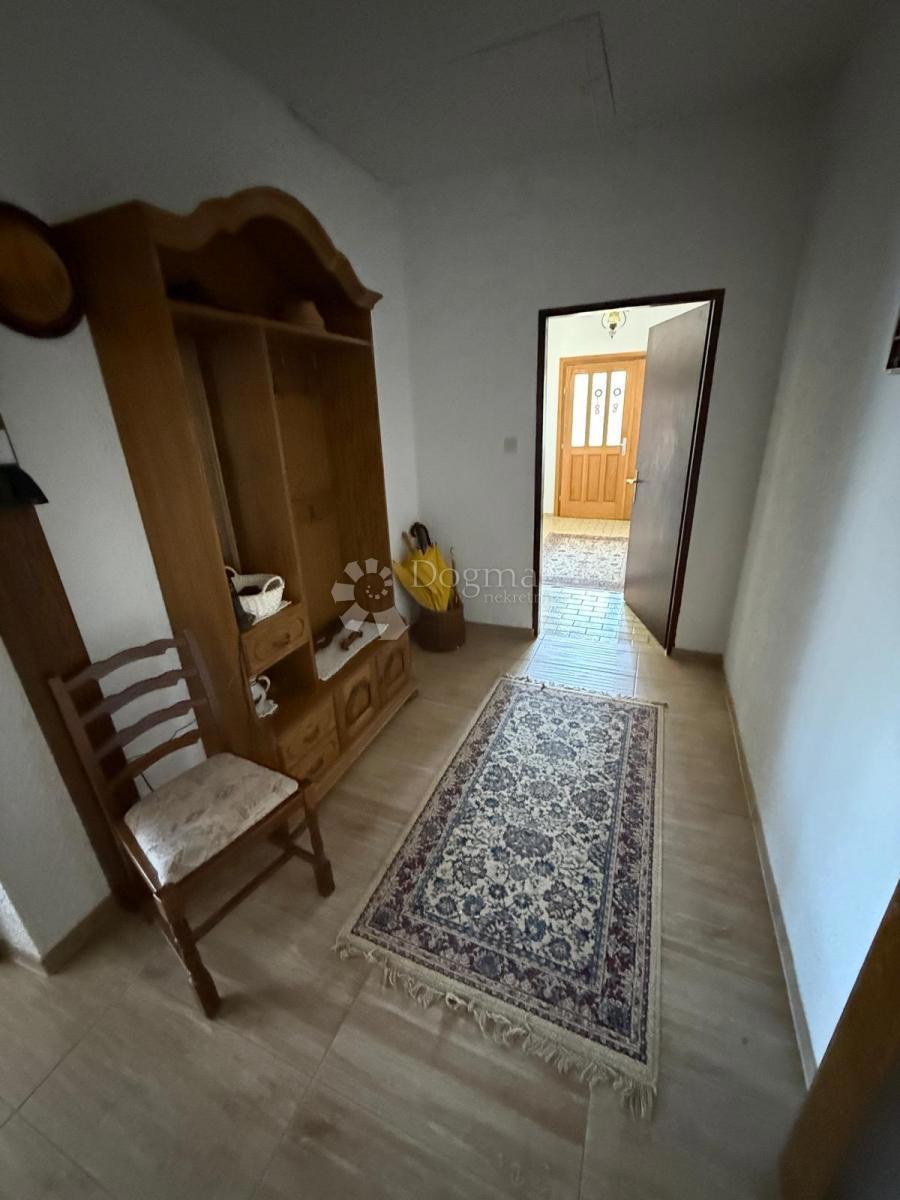 Hiša Lonjica, Vrbovec, 277m2