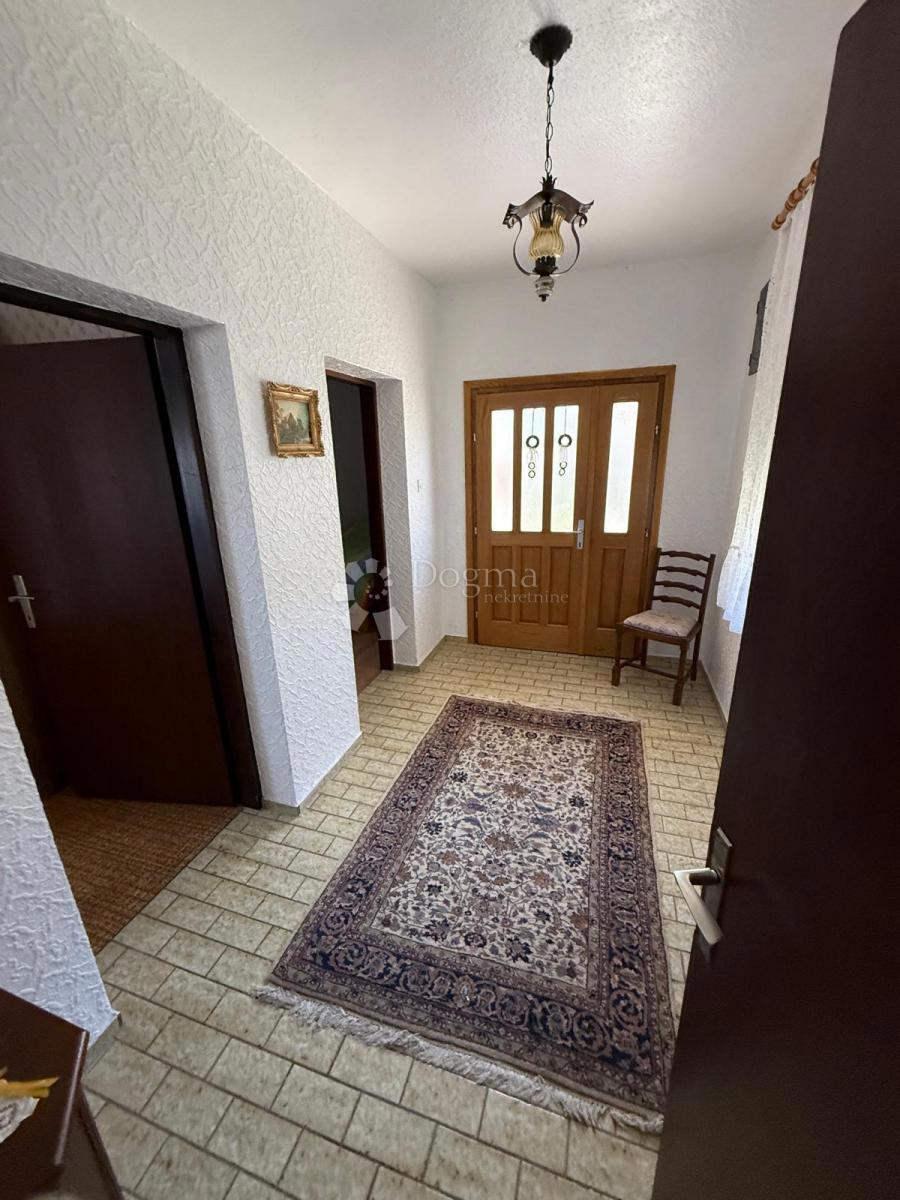 Hiša Lonjica, Vrbovec, 277m2