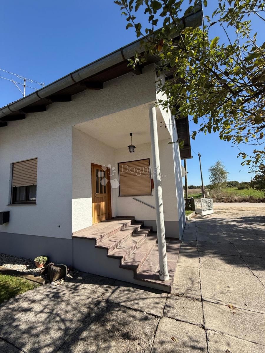 Hiša Lonjica, Vrbovec, 277m2