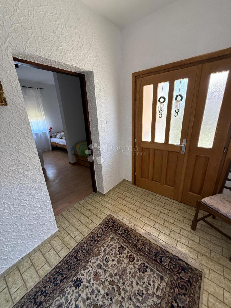 Hiša Lonjica, Vrbovec, 277m2