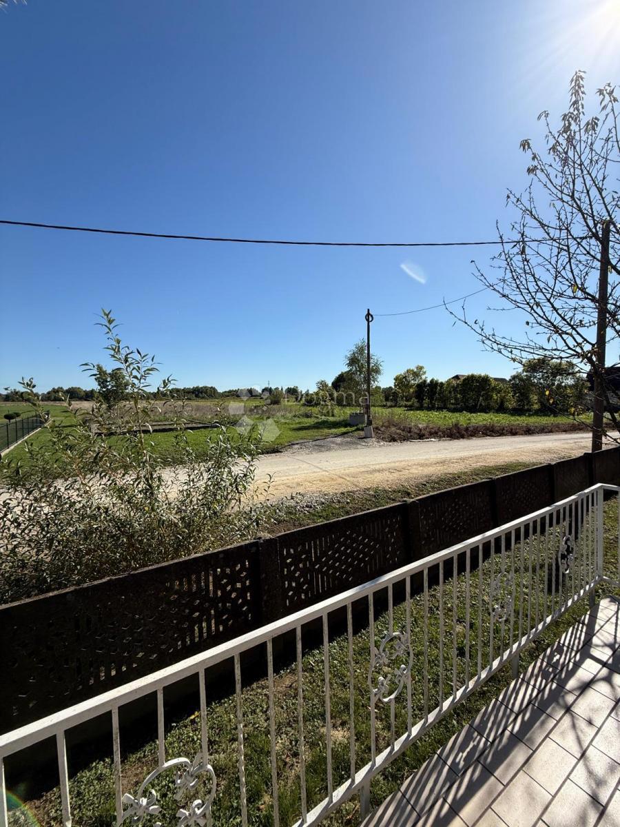 Hiša Lonjica, Vrbovec, 277m2