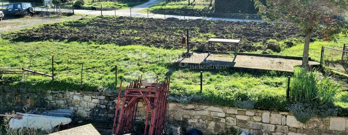 HIŠA Z ČUDOVITIM RAZGLEDOM NA MOTOVUN