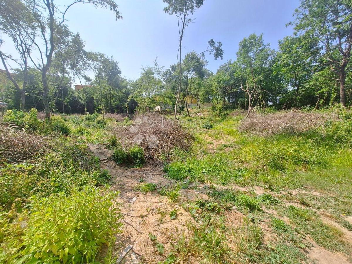 Zazidljivo zemljišče Labin, 1.208m2