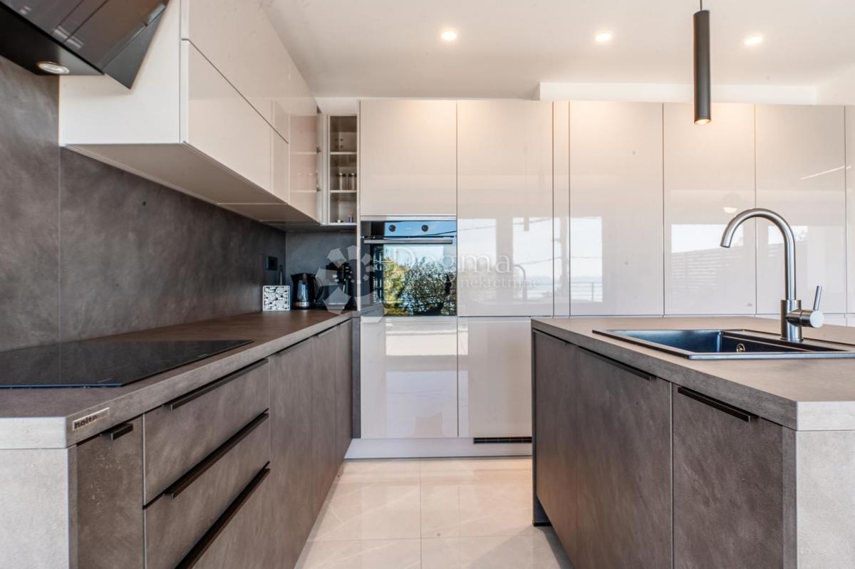 Stanovanje Kostrena Sveta Lucija, Kostrena, 252m2