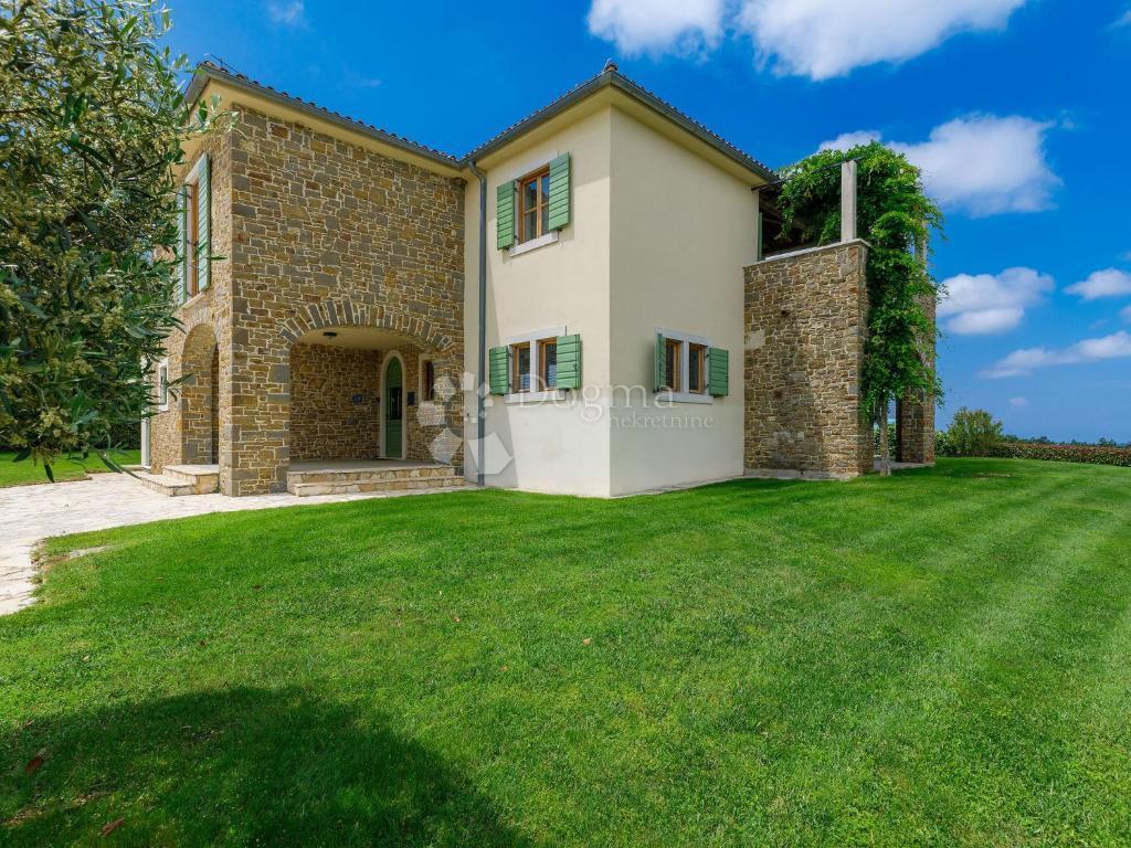 Vila s panoramskim razgledom na Istro