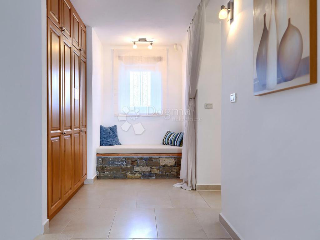 Vila s panoramskim razgledom na Istro