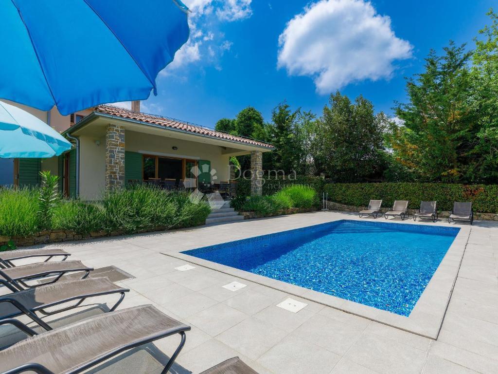 Vila s panoramskim razgledom na Istro