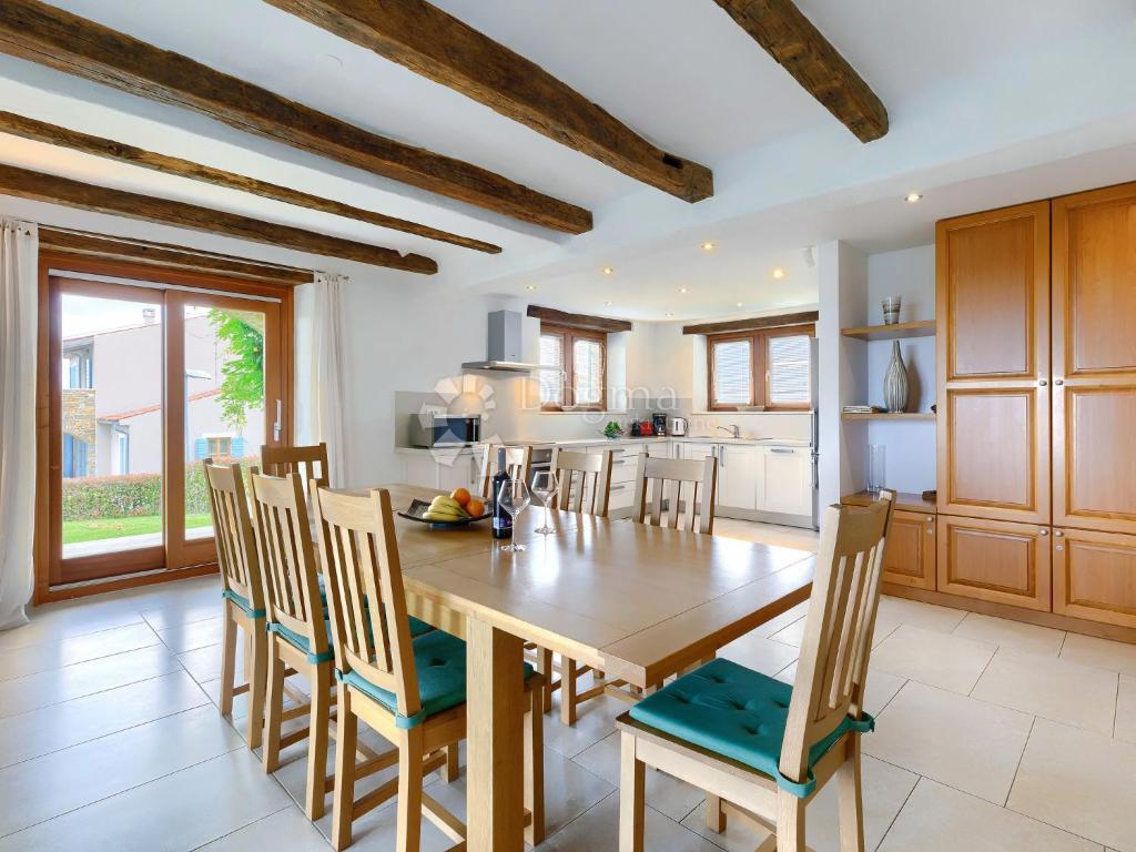 Vila s panoramskim razgledom na Istro