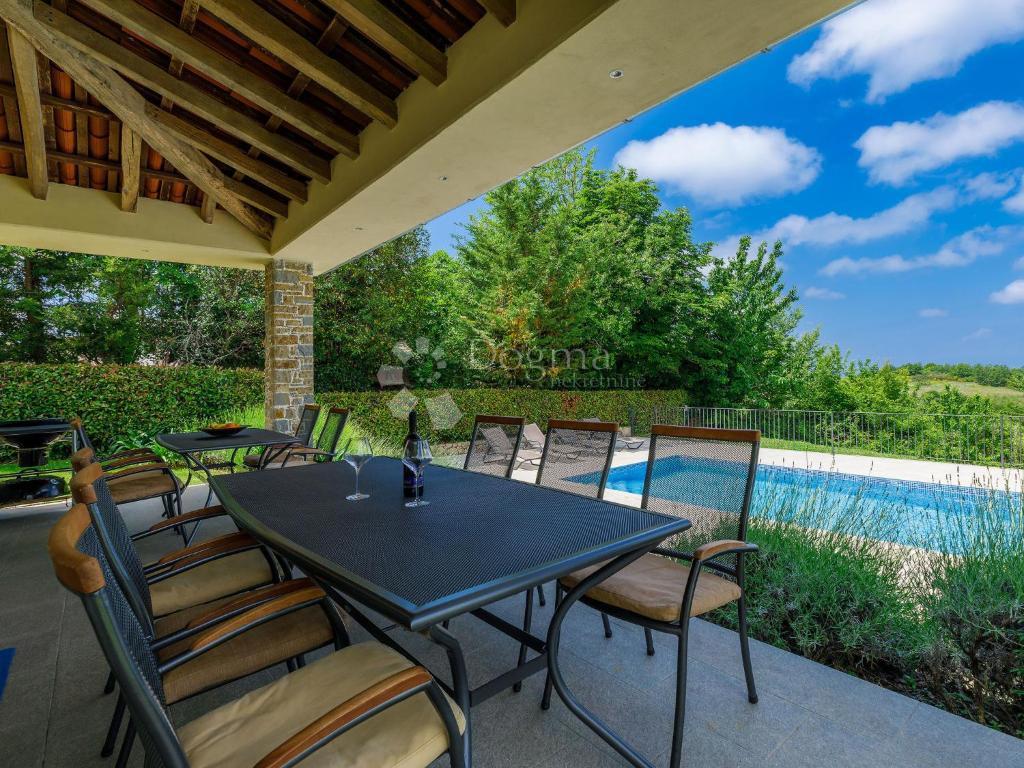 Vila s panoramskim razgledom na Istro