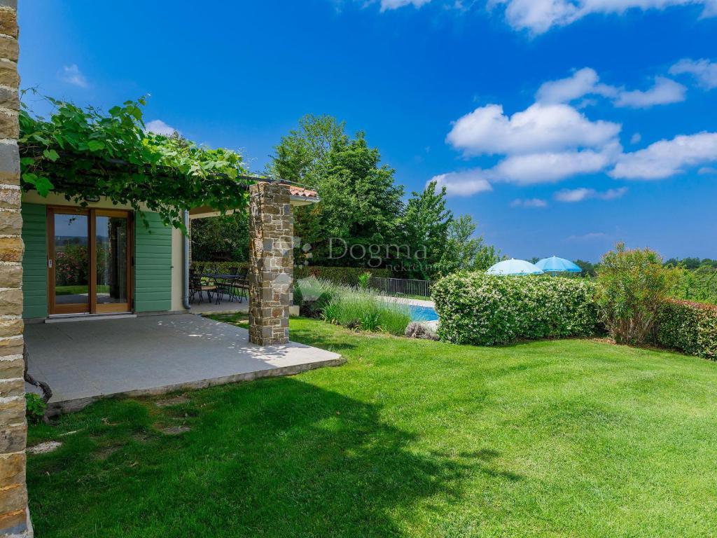 Vila s panoramskim razgledom na Istro