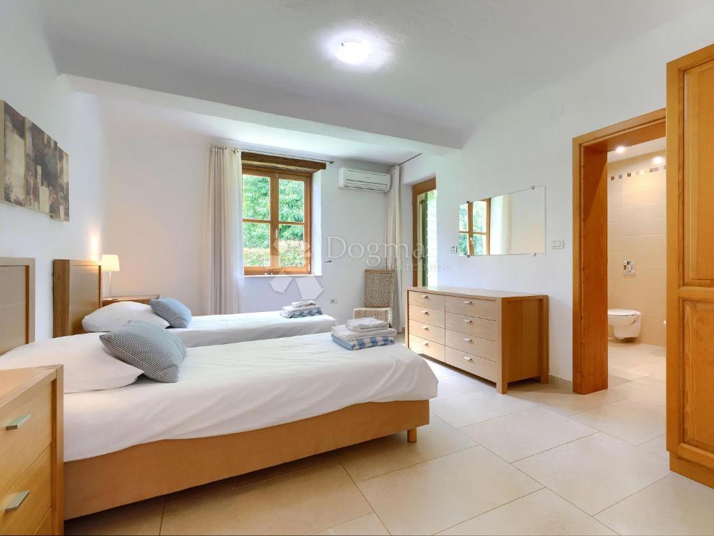 Vila s panoramskim razgledom na Istro