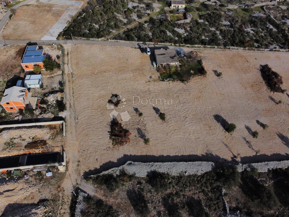 PIROVAC - GRADBENO ZEMLJIŠČE 520M2