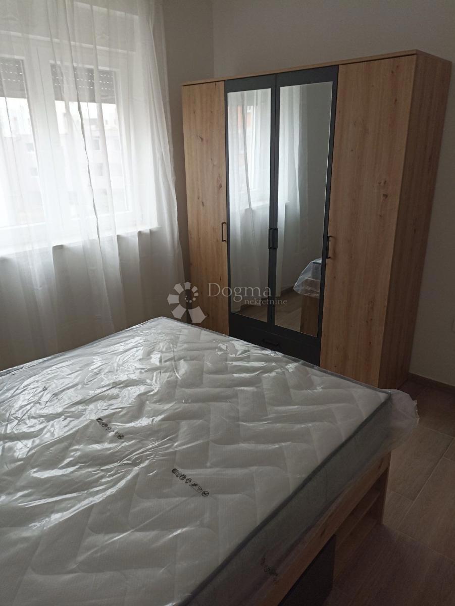 NOVO OPREMLJENO STANOVANJE S TERASO, DVIGALO, PARKIRIŠČEM 42M2