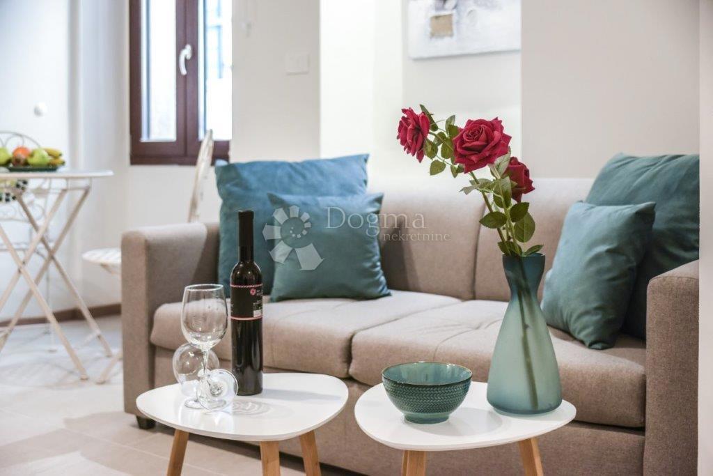 Enosobno stanovanje v središču Rovinja, pravljičnega starega mestnega jedra