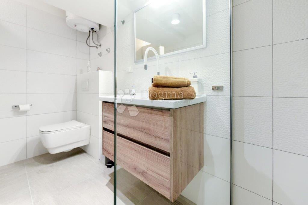 Enosobno stanovanje v središču Rovinja, pravljičnega starega mestnega jedra