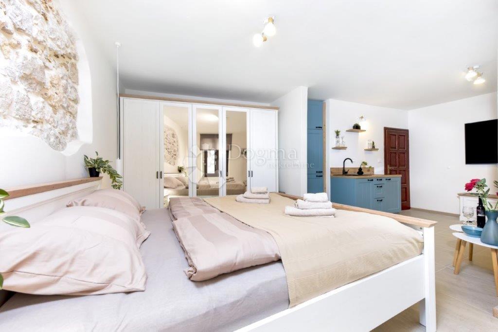 Enosobno stanovanje v središču Rovinja, pravljičnega starega mestnega jedra