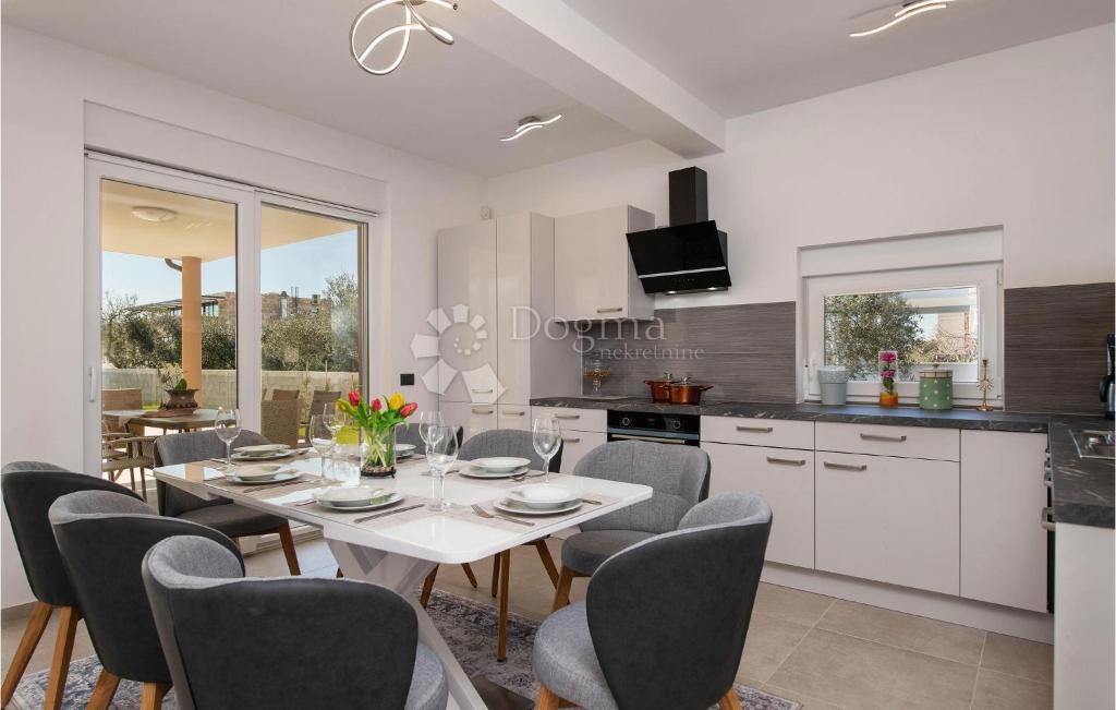 Hiša Vodnjan, 250m2