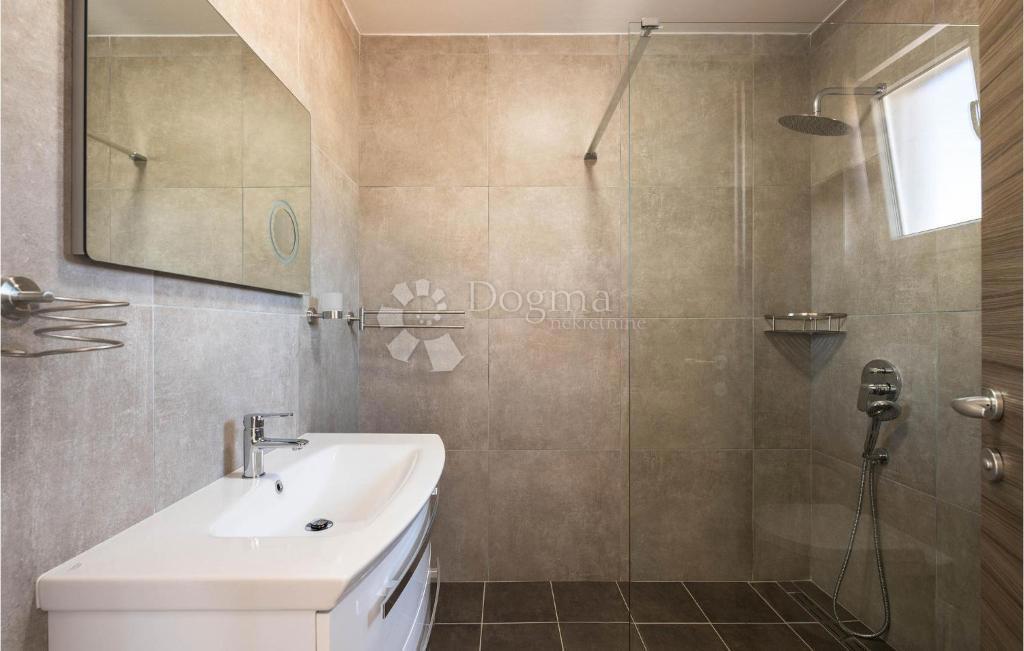 Hiša Vodnjan, 250m2