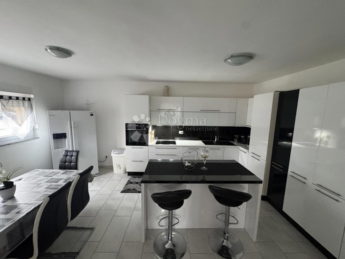 Hiša Podhum, Jelenje, 200m2