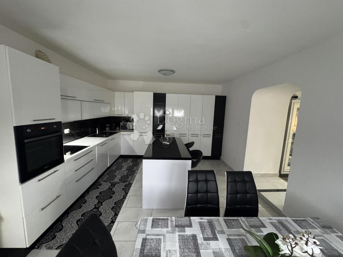 Hiša Podhum, Jelenje, 200m2