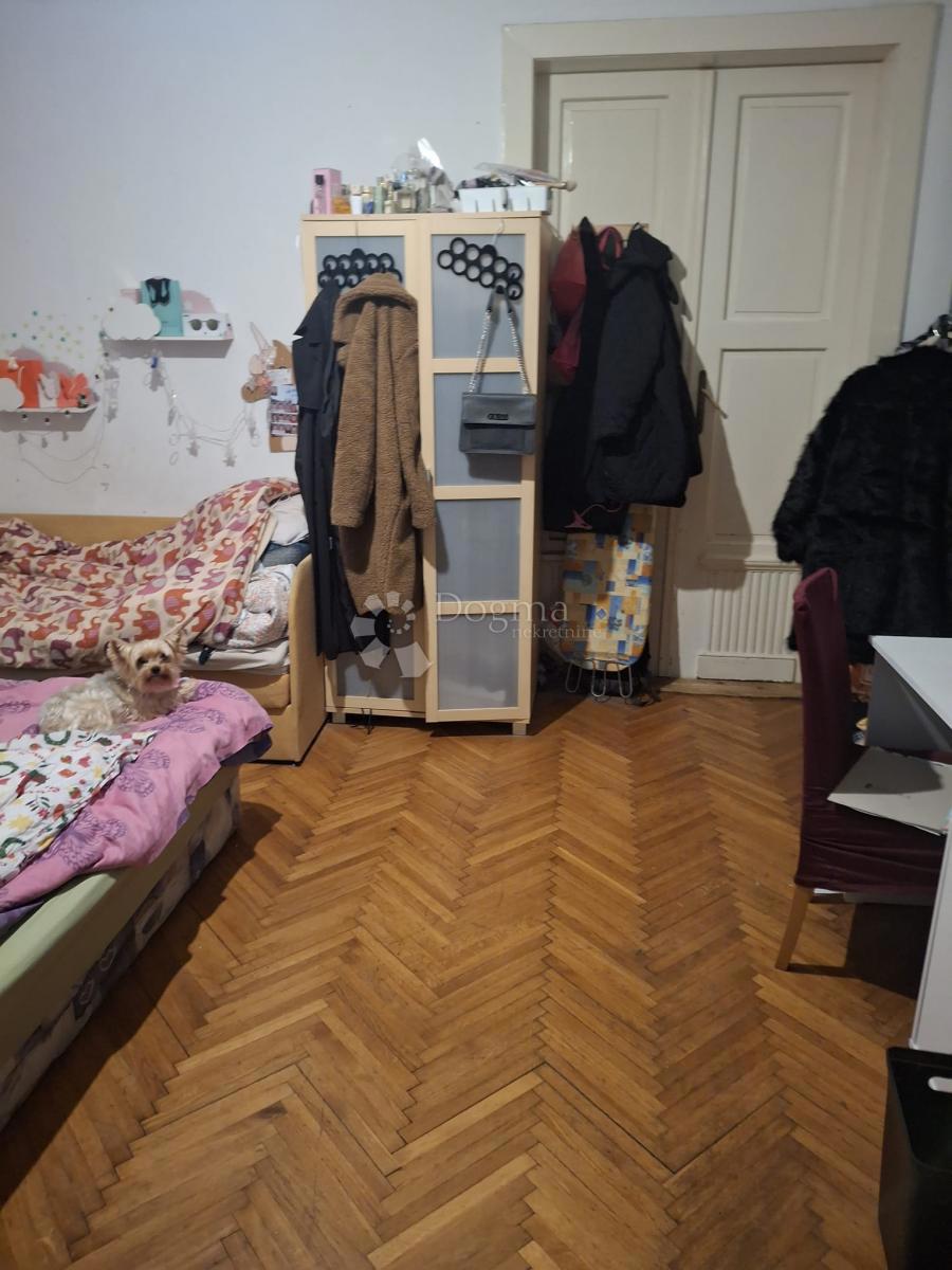 Hiša Retfala, Osijek, 269m2