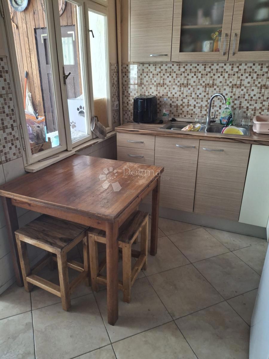 Hiša Retfala, Osijek, 269m2