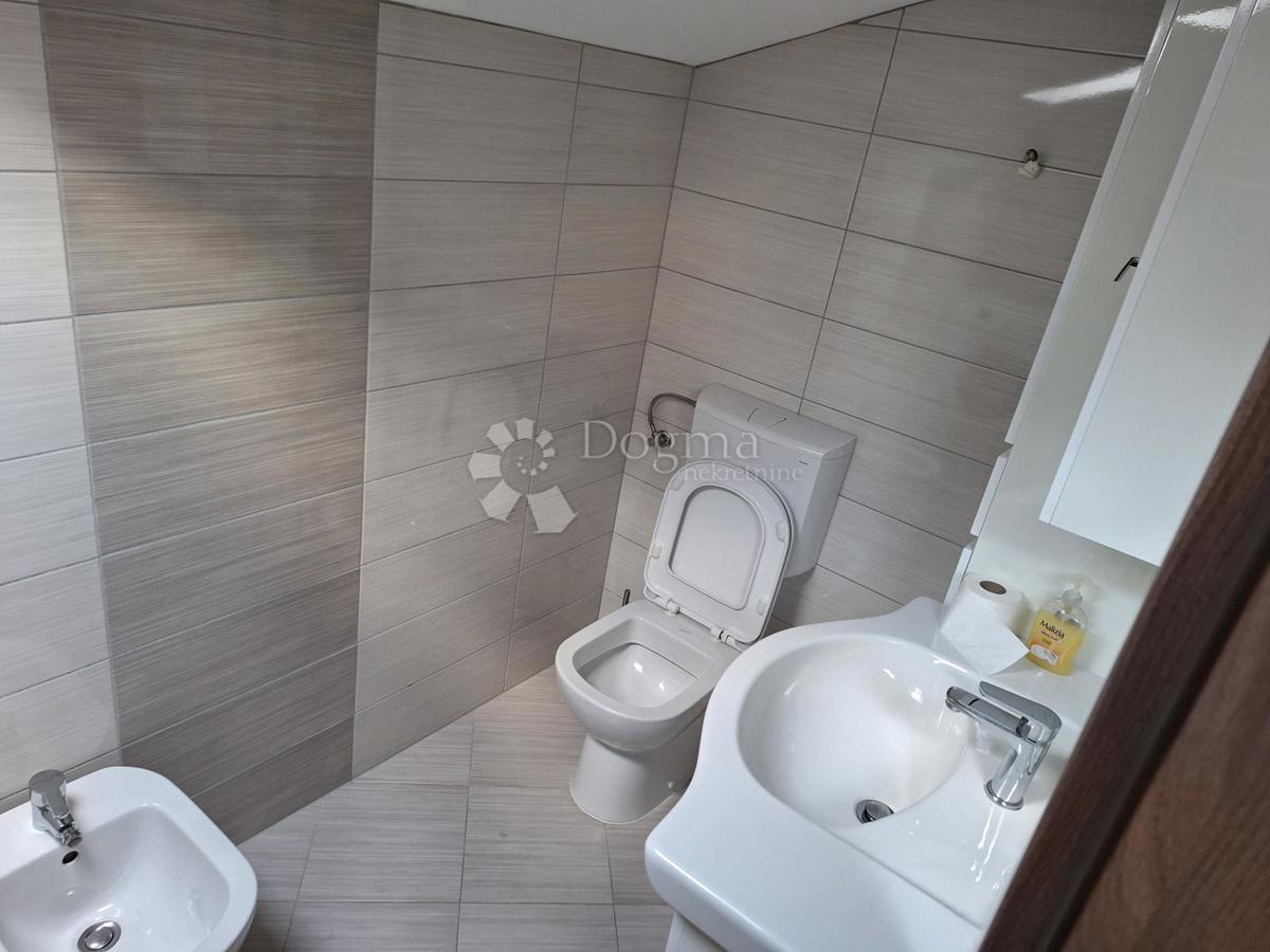 Čudovito mansardno stanovanje s pogledom na morje