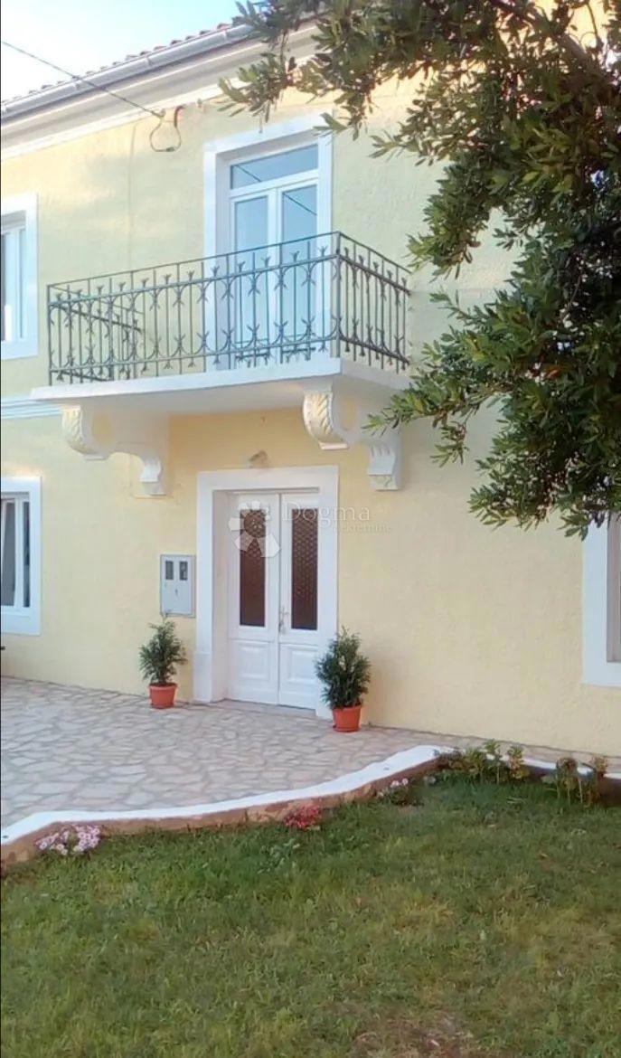 Hiša Kraljevica, 325m2