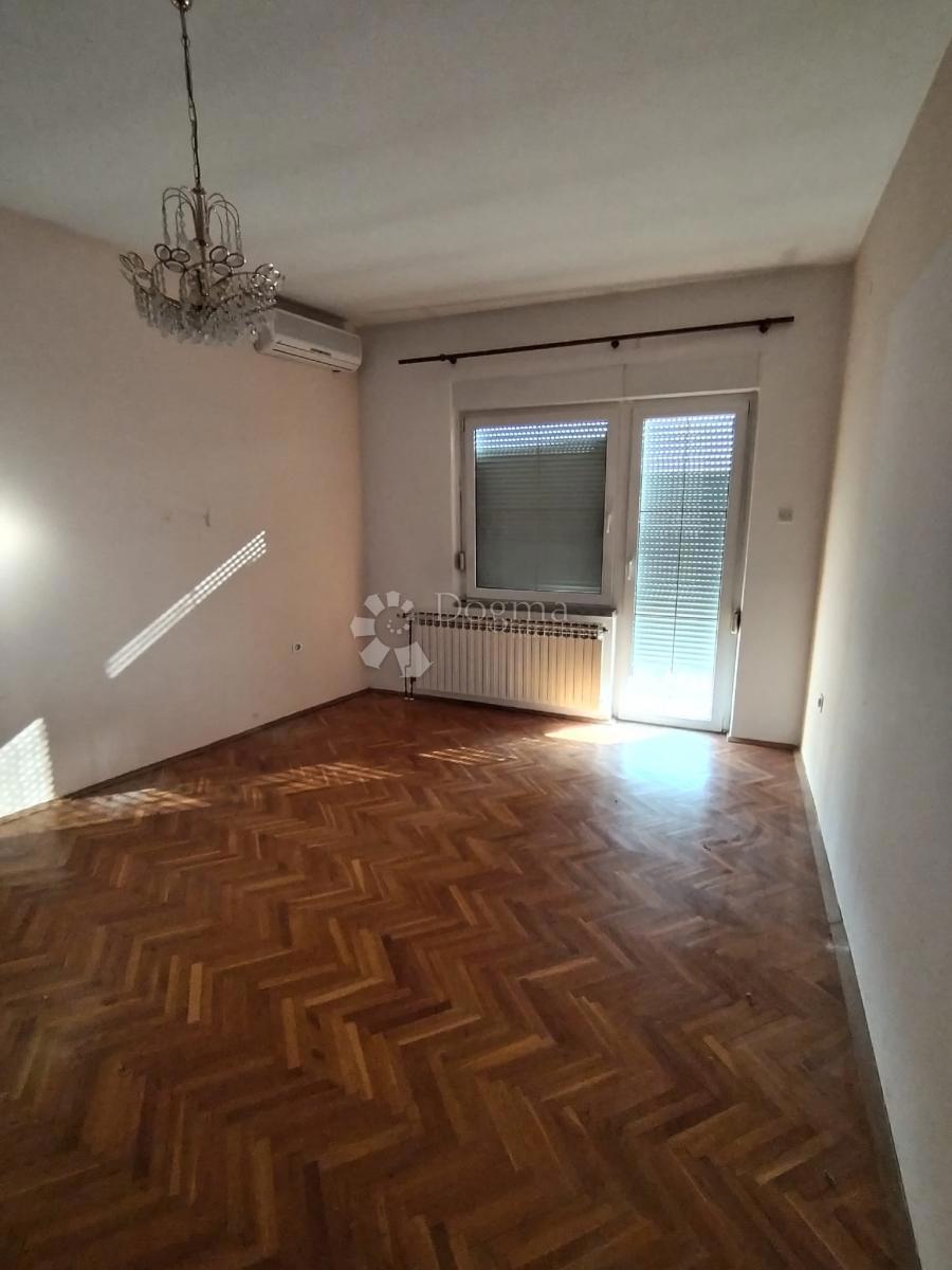 Hiša Dubrava, 912m2